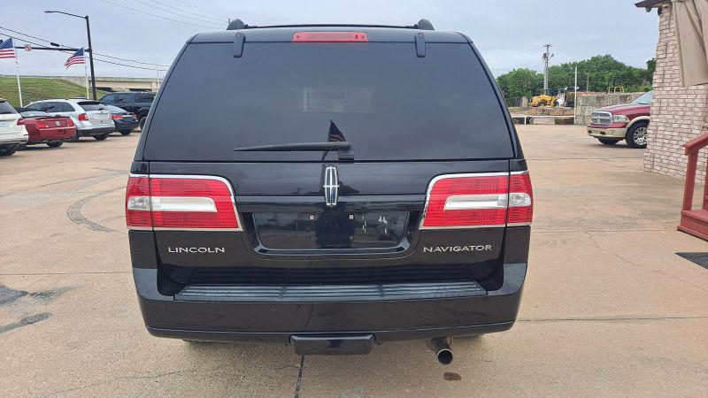 2013 Lincoln Navigator Base
