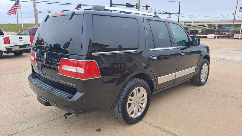 2013 Lincoln Navigator Base