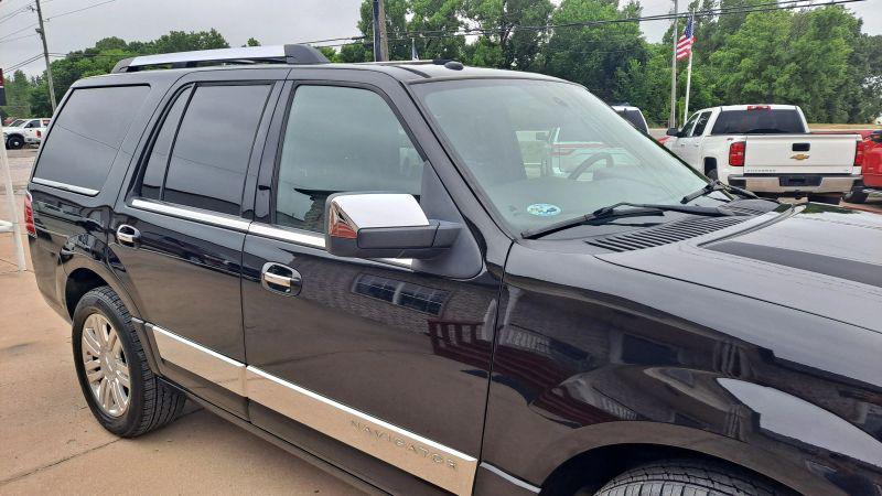 2013 Lincoln Navigator Base