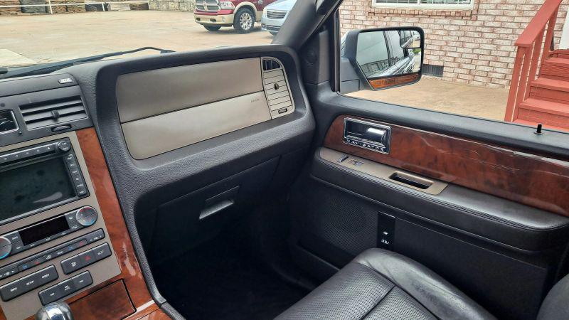 2013 Lincoln Navigator Base