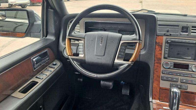 2013 Lincoln Navigator Base