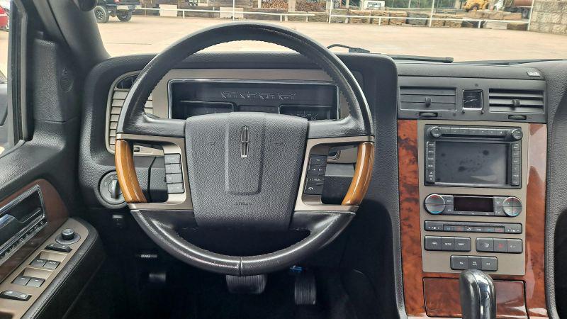 2013 Lincoln Navigator Base