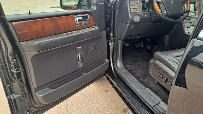 2013 Lincoln Navigator Base
