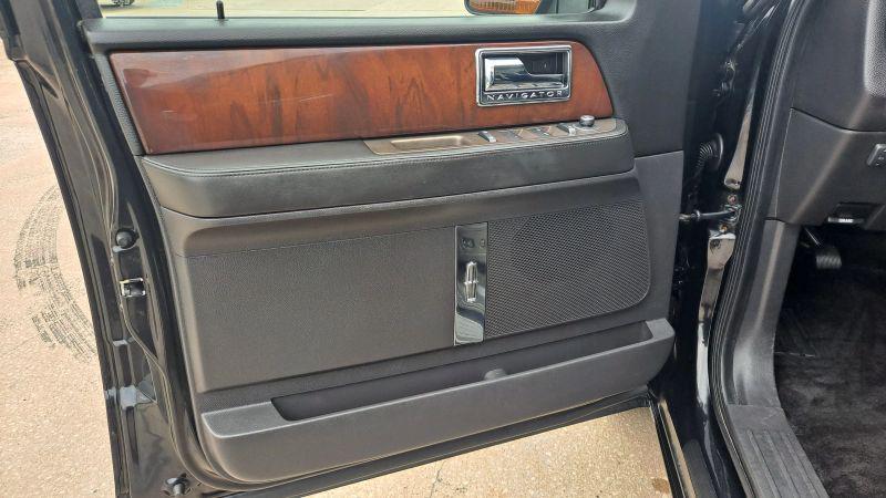 2013 Lincoln Navigator Base