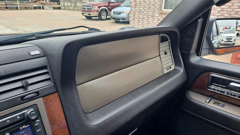2013 Lincoln Navigator Base