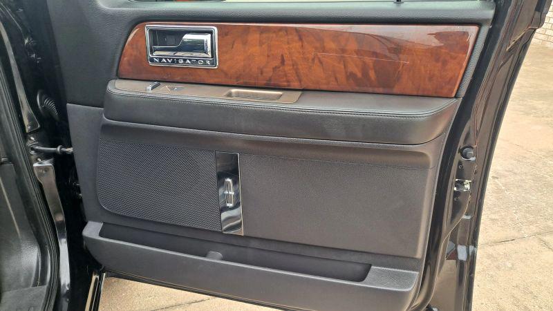 2013 Lincoln Navigator Base
