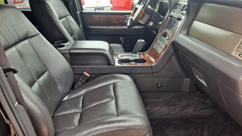 2013 Lincoln Navigator Base