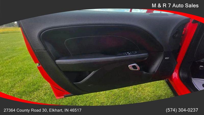 2017 Dodge Challenger SXT Plus
