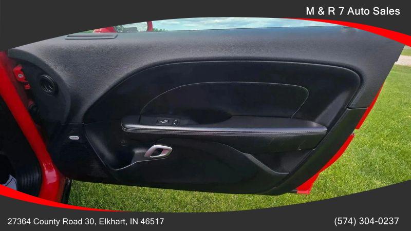 2017 Dodge Challenger SXT Plus