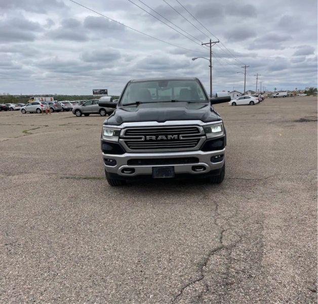2019 Ram 1500 Laramie Crew Cab 4x4 5'7" Box