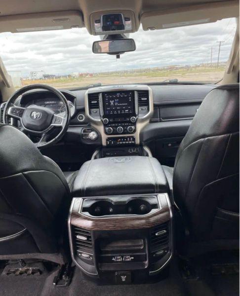 2019 Ram 1500 Laramie Crew Cab 4x4 5'7" Box