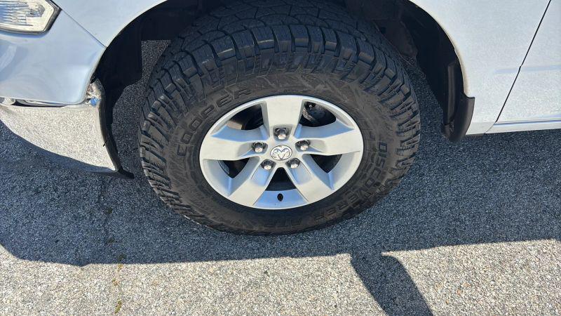 2019 Ram 1500 Classic SLT Crew Cab 4x2 6'4" Box