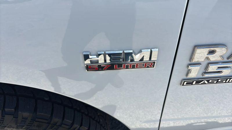 2019 Ram 1500 Classic SLT Crew Cab 4x2 6'4" Box