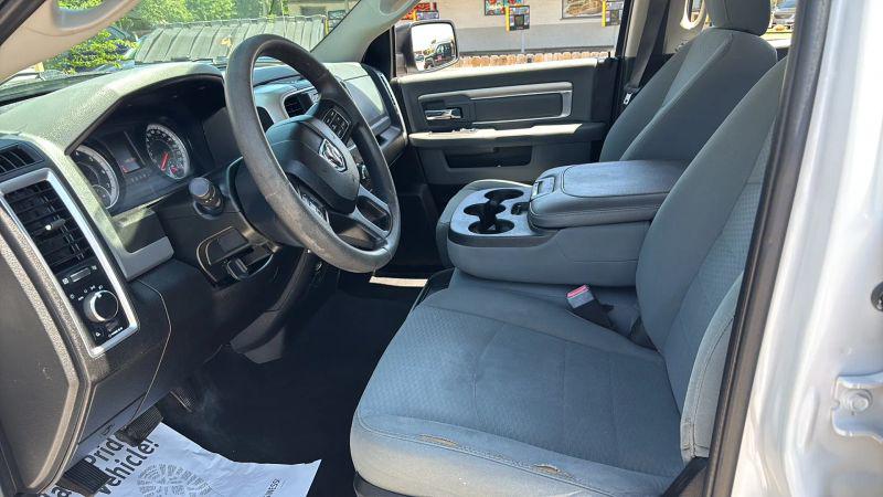 2019 Ram 1500 Classic SLT Crew Cab 4x2 6'4" Box