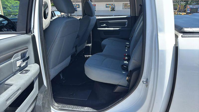2019 Ram 1500 Classic SLT Crew Cab 4x2 6'4" Box