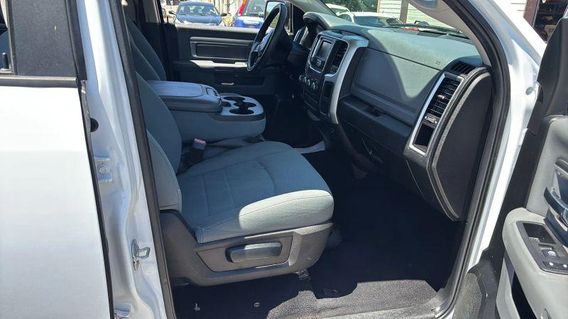2019 Ram 1500 Classic SLT Crew Cab 4x2 6'4" Box