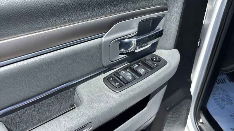 2019 Ram 1500 Classic SLT Crew Cab 4x2 6'4" Box