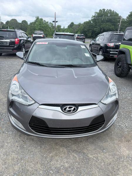2012 Hyundai Veloster Base w/Black