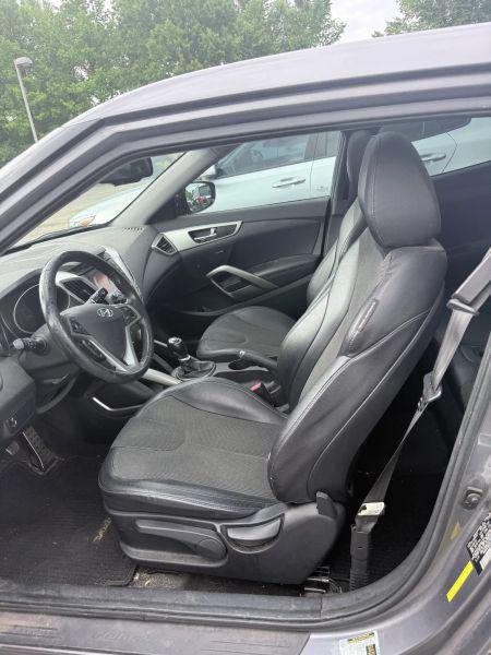2012 Hyundai Veloster Base w/Black