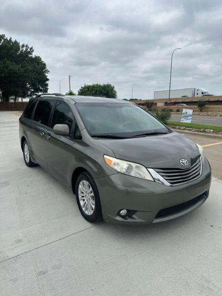 2011 Toyota Sienna XLE V6 for sale in Dallas, TX