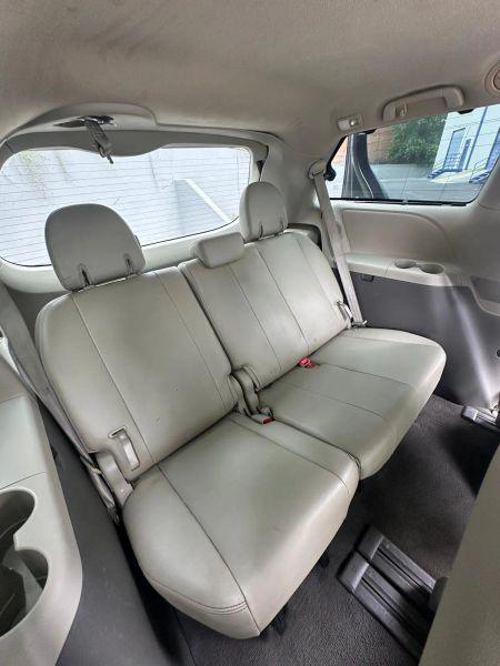 2011 Toyota Sienna XLE V6