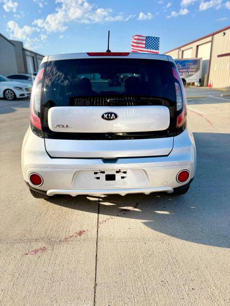 2018 Kia Soul +