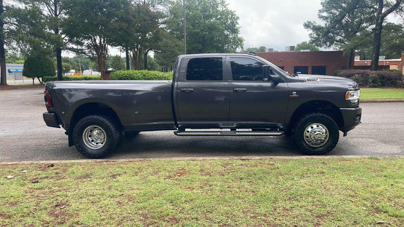 2022 Ram 3500 Big Horn Crew Cab 4x4 8' Box