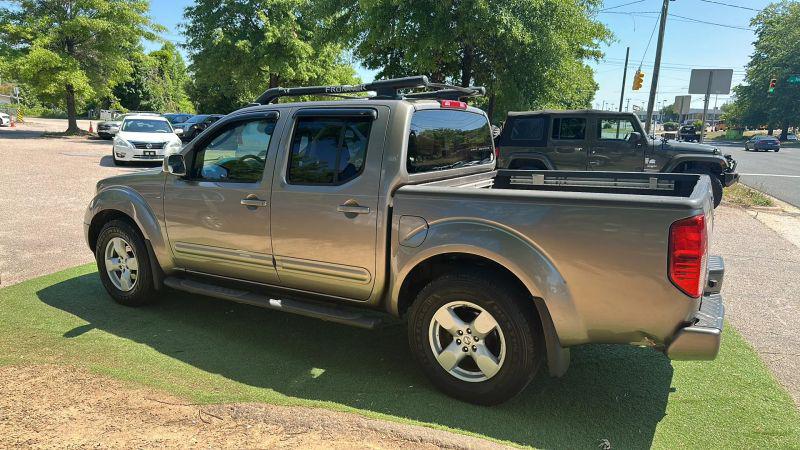 2005 Nissan Frontier LE