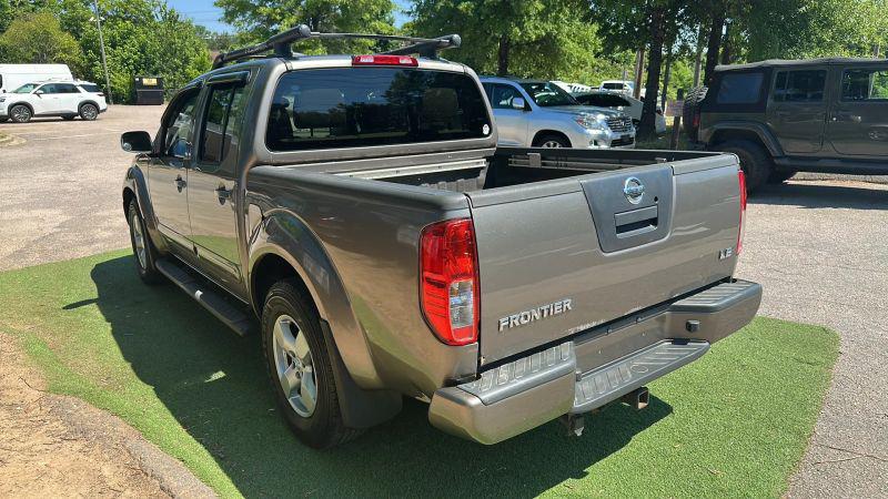 2005 Nissan Frontier LE