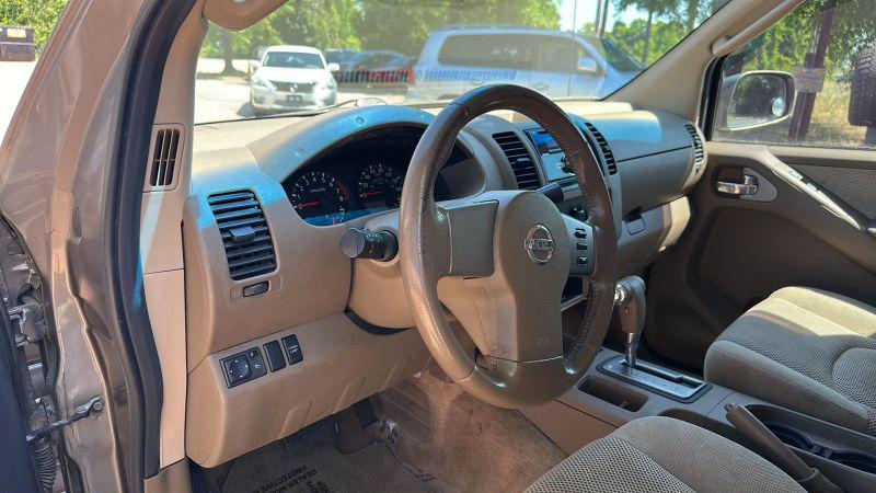 2005 Nissan Frontier LE