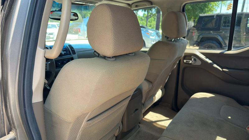 2005 Nissan Frontier LE