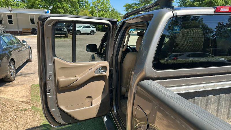 2005 Nissan Frontier LE