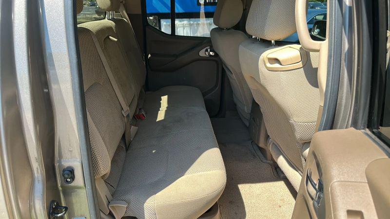 2005 Nissan Frontier LE