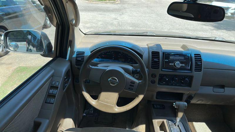 2005 Nissan Frontier LE