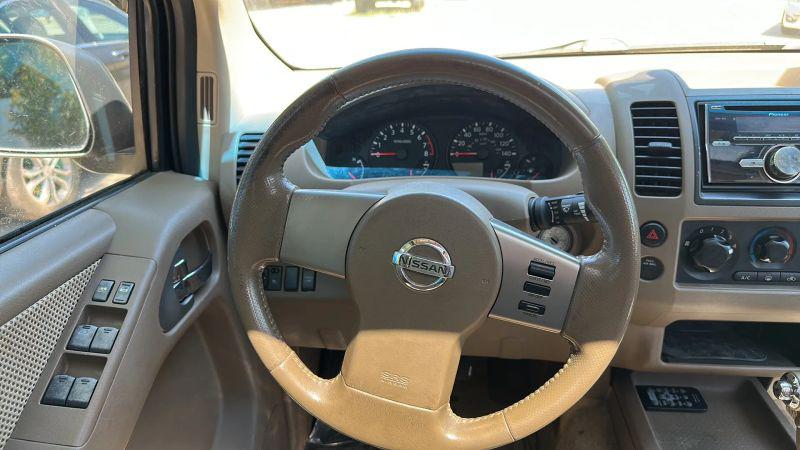 2005 Nissan Frontier LE