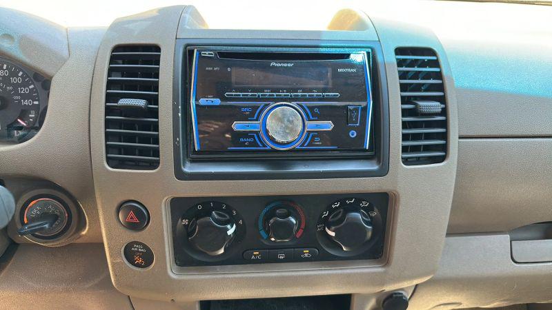 2005 Nissan Frontier LE