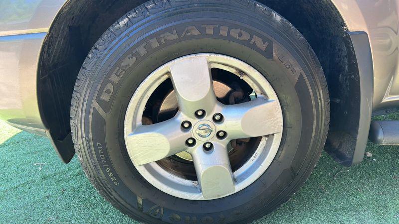 2005 Nissan Frontier LE