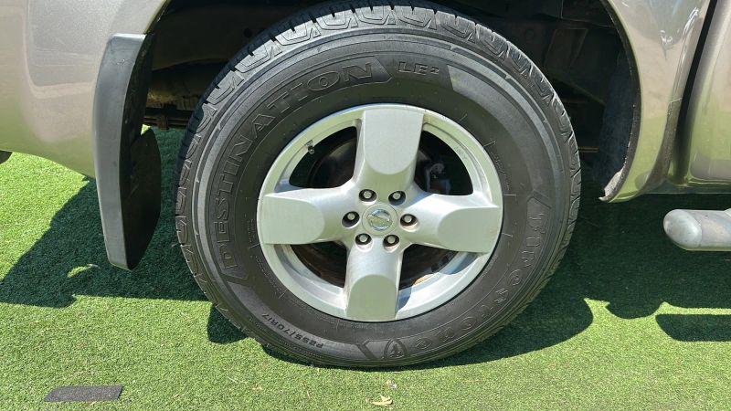 2005 Nissan Frontier LE