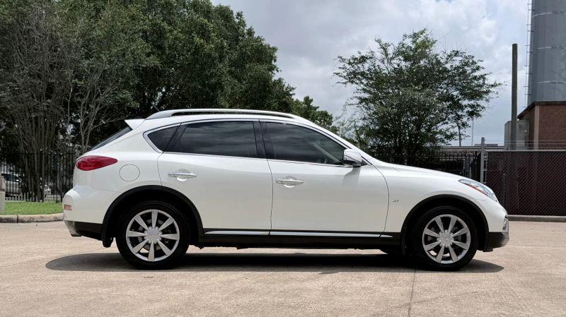 2016 INFINITI QX50 Base