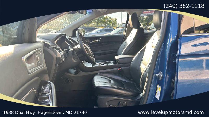 2020 Ford Edge Titanium
