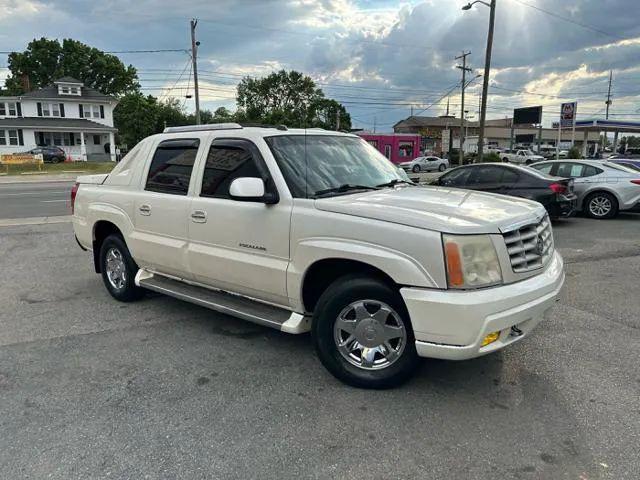2005 Cadillac Escalade EXT Standard