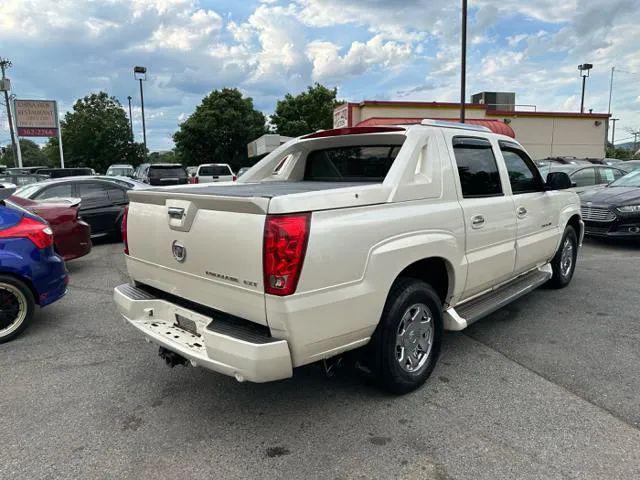 2005 Cadillac Escalade EXT Standard