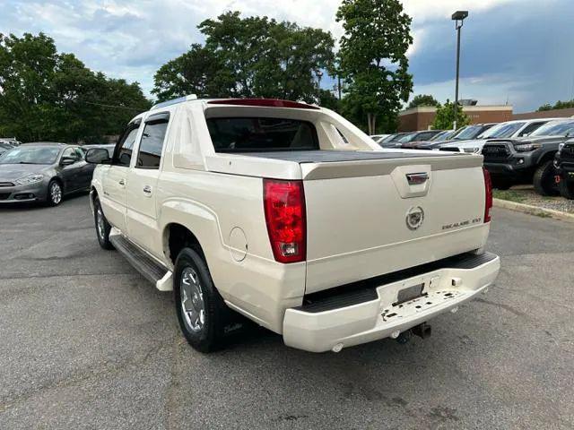 2005 Cadillac Escalade EXT Standard