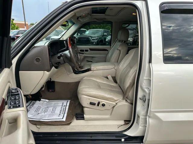 2005 Cadillac Escalade EXT Standard