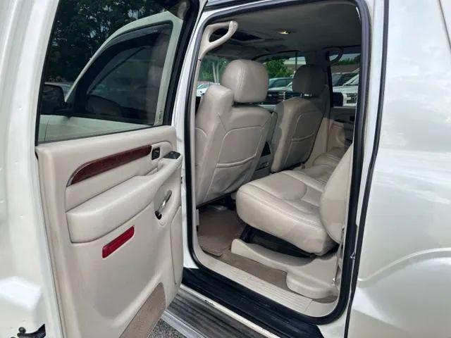 2005 Cadillac Escalade EXT Standard
