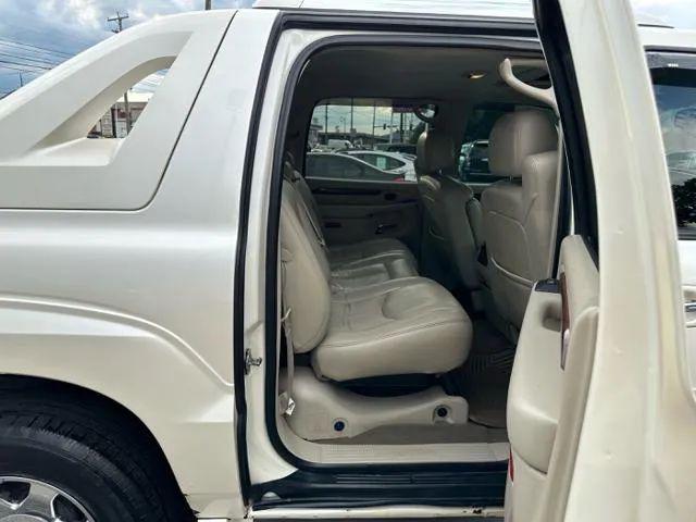 2005 Cadillac Escalade EXT Standard