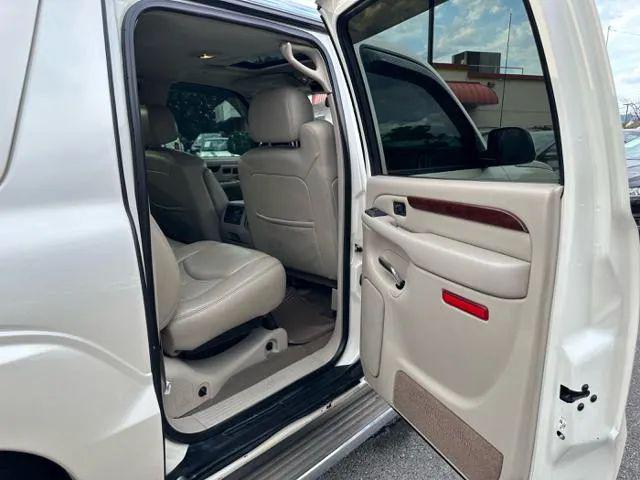 2005 Cadillac Escalade EXT Standard
