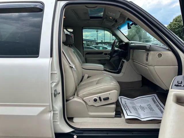 2005 Cadillac Escalade EXT Standard
