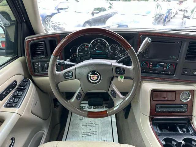 2005 Cadillac Escalade EXT Standard
