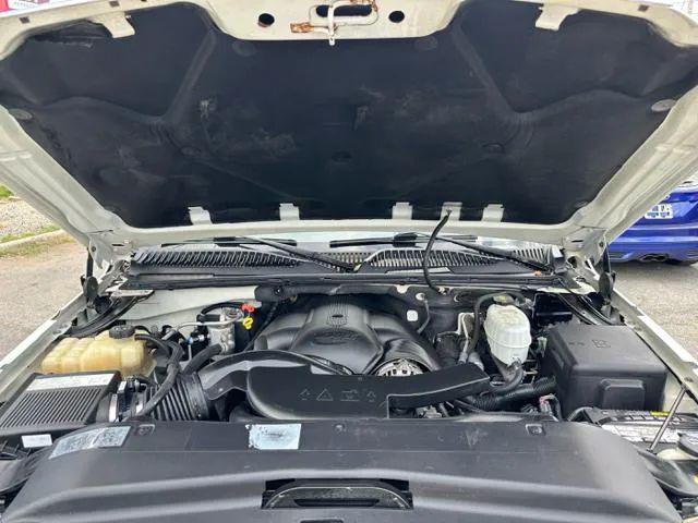 2005 Cadillac Escalade EXT Standard